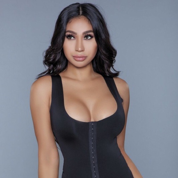 Seamless Shape-wear Top - Picture 5 of 7